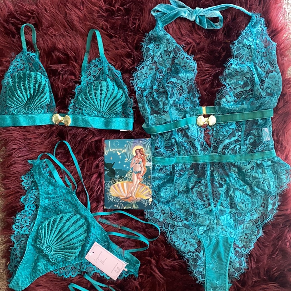 Empress Mimi Venus Set (London)